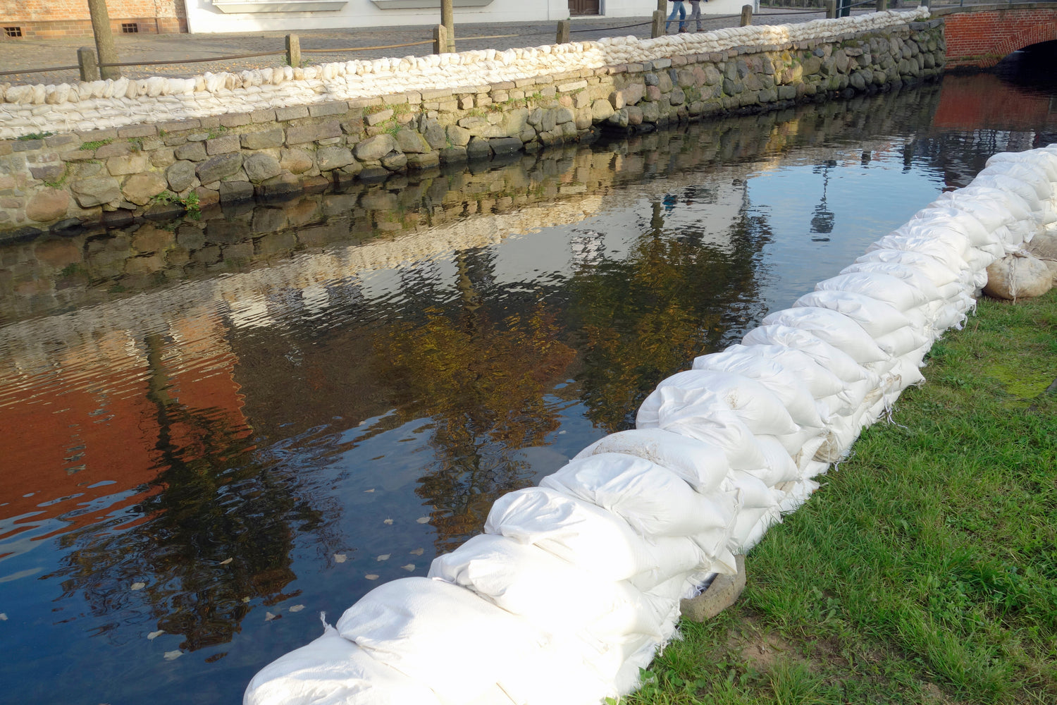 Everything you ever needed to know about sandbags, right here